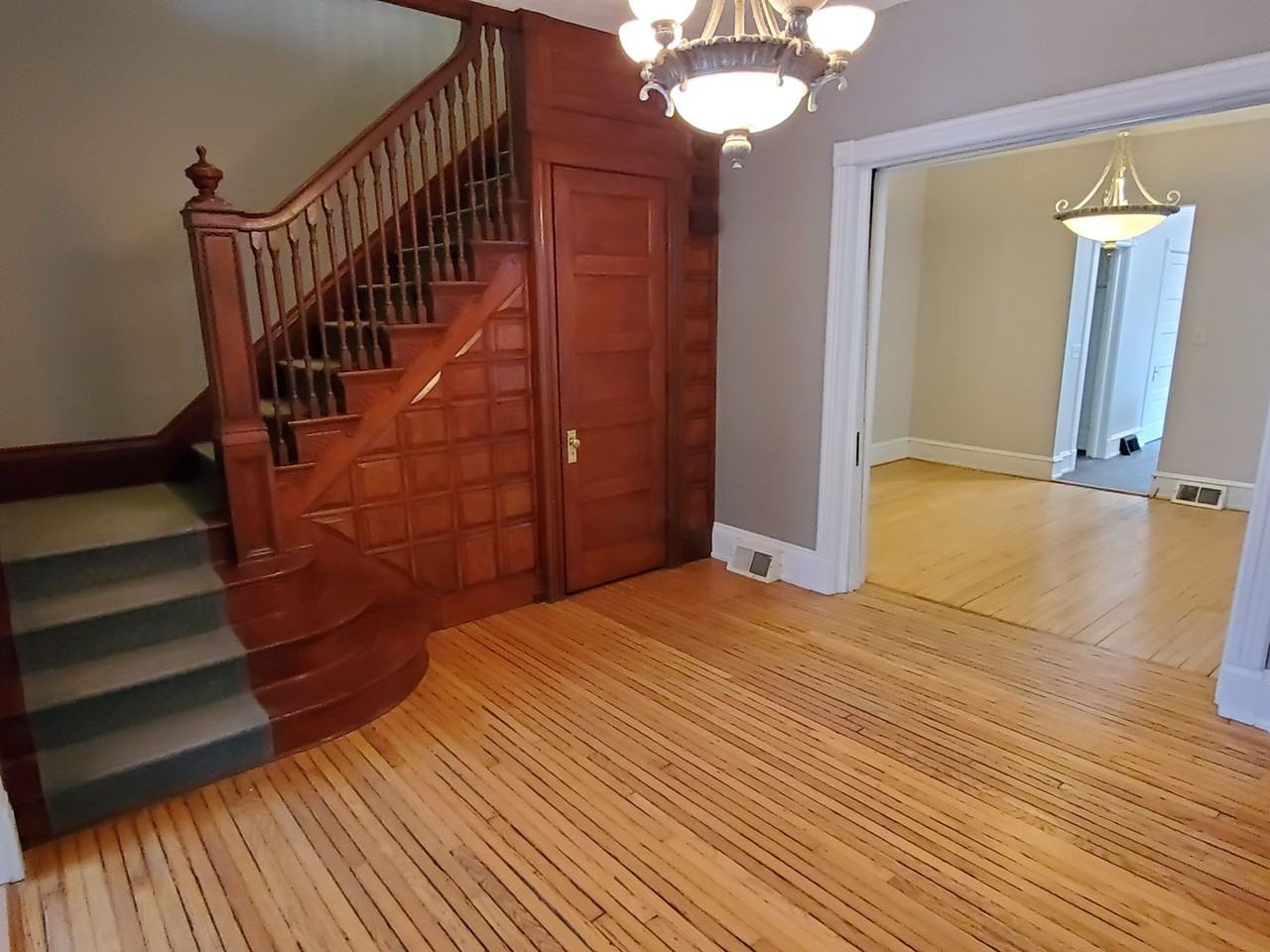 2054 N Cambridge Ave - Photo 5 of 40