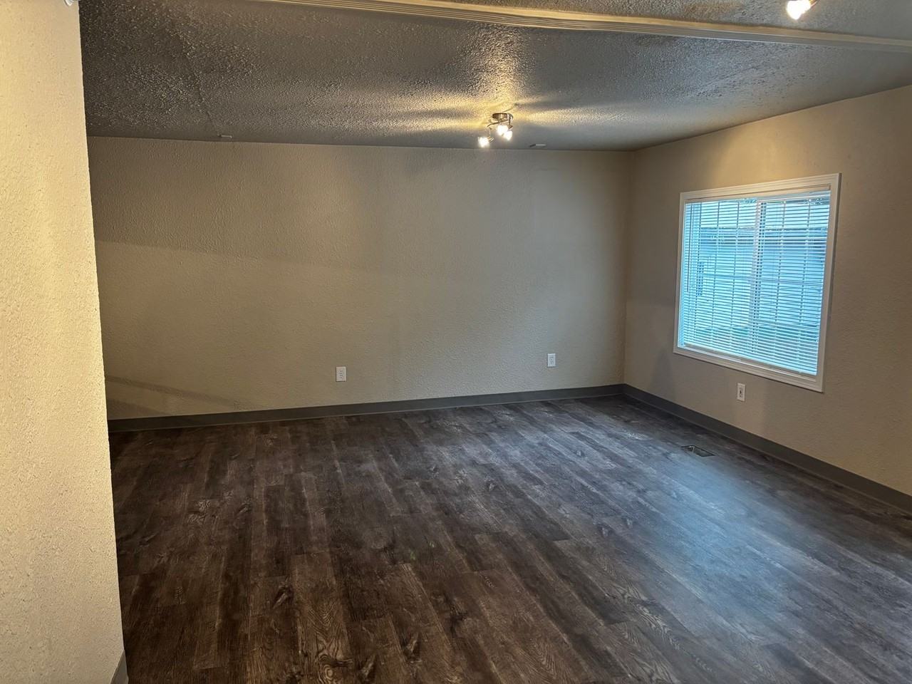 11401 Se 227th Pl - Photo 2 of 8