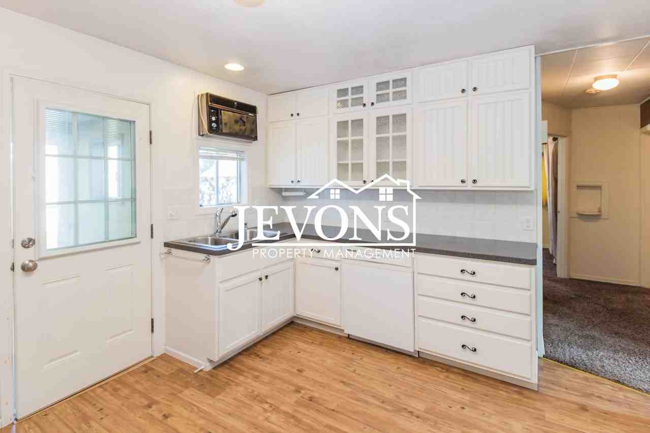 913 N 16th Ave - Photo 3 of 20