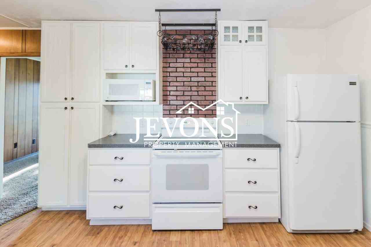 913 N 16th Ave - Photo 4 of 20