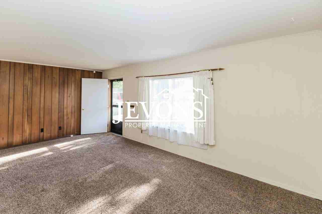 913 N 16th Ave - Photo 6 of 20