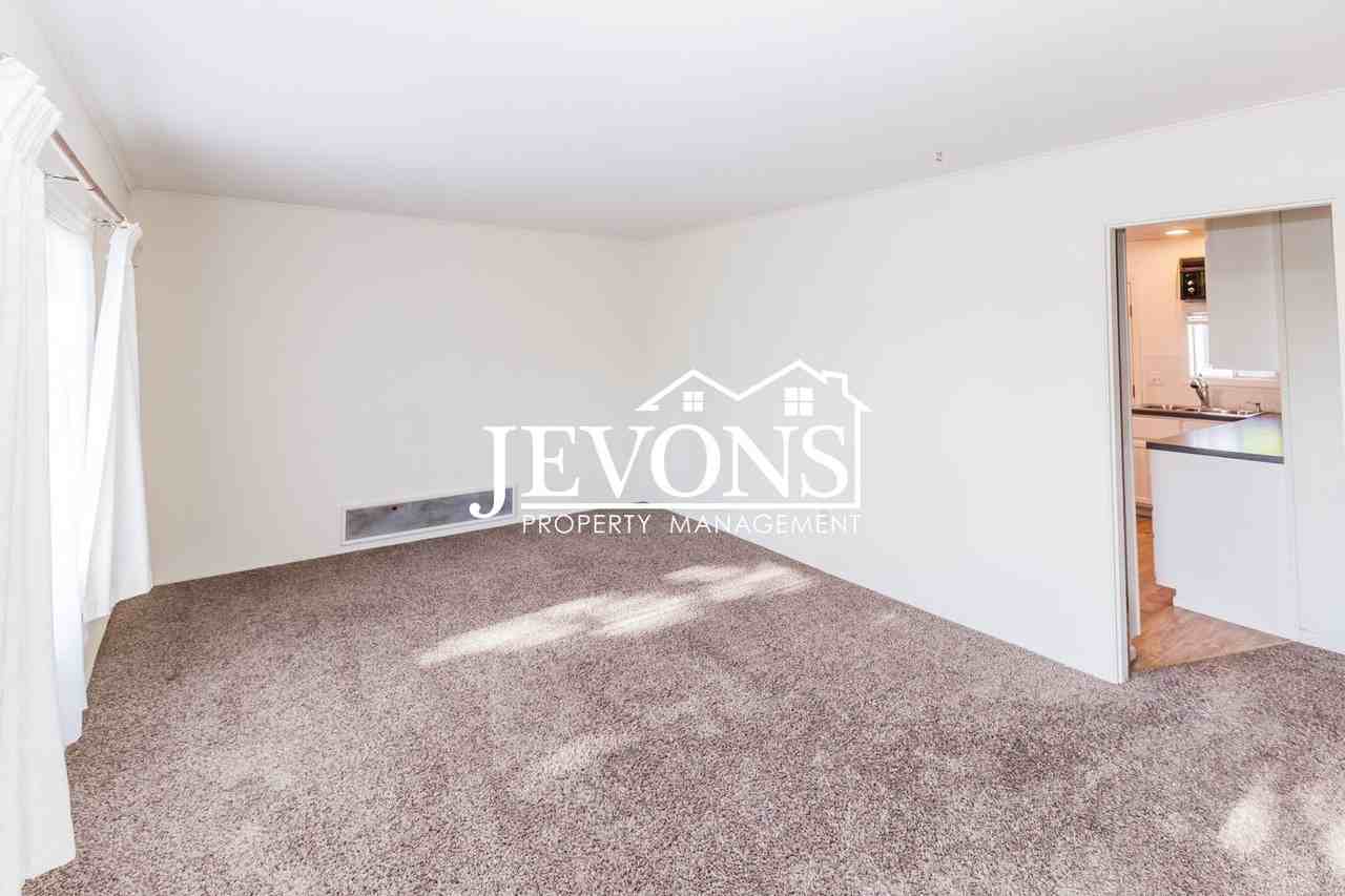 913 N 16th Ave - Photo 7 of 20
