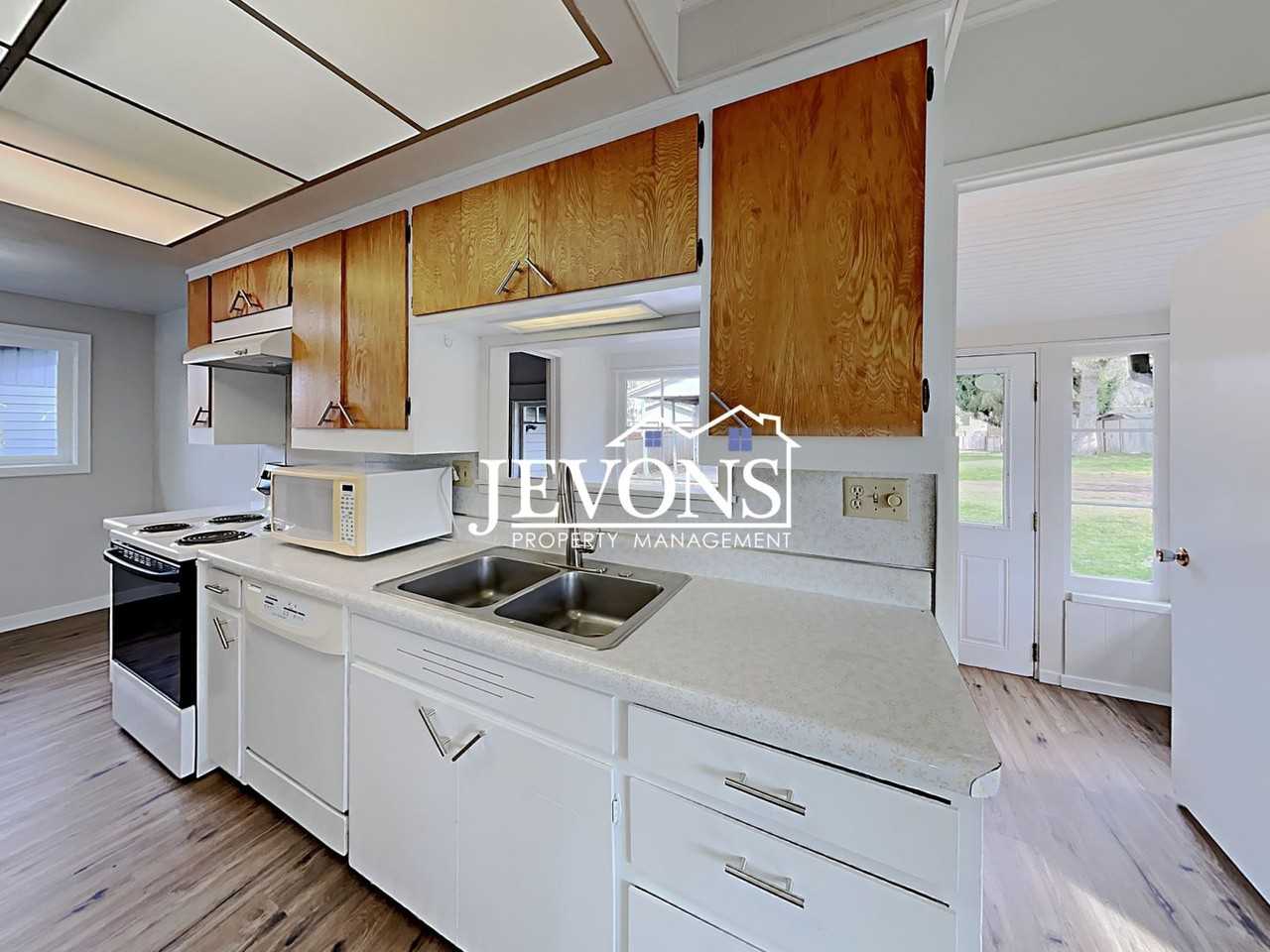 8632 116th Ave Se - Photo 3 of 45