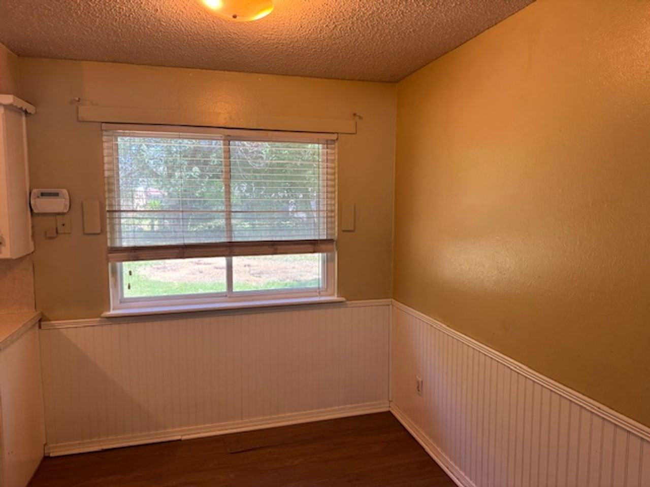 1112 Elmhurst St - Photo 3 of 13