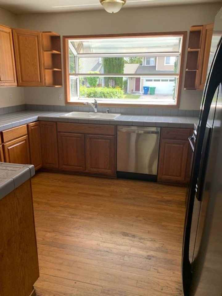 1124 Hailey Ct - Photo 3 of 14