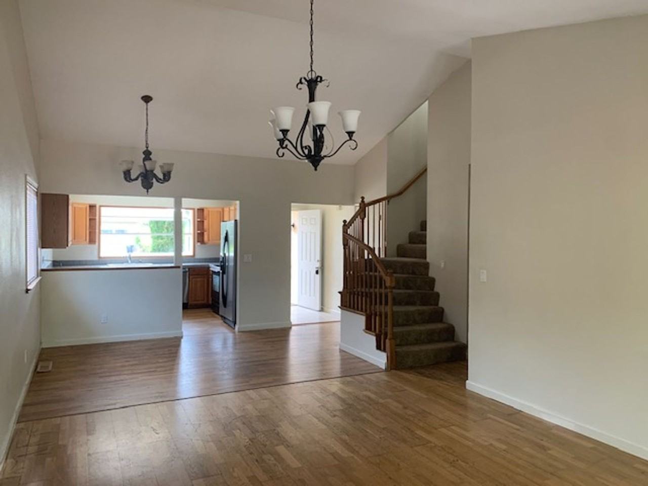 1124 Hailey Ct - Photo 5 of 14