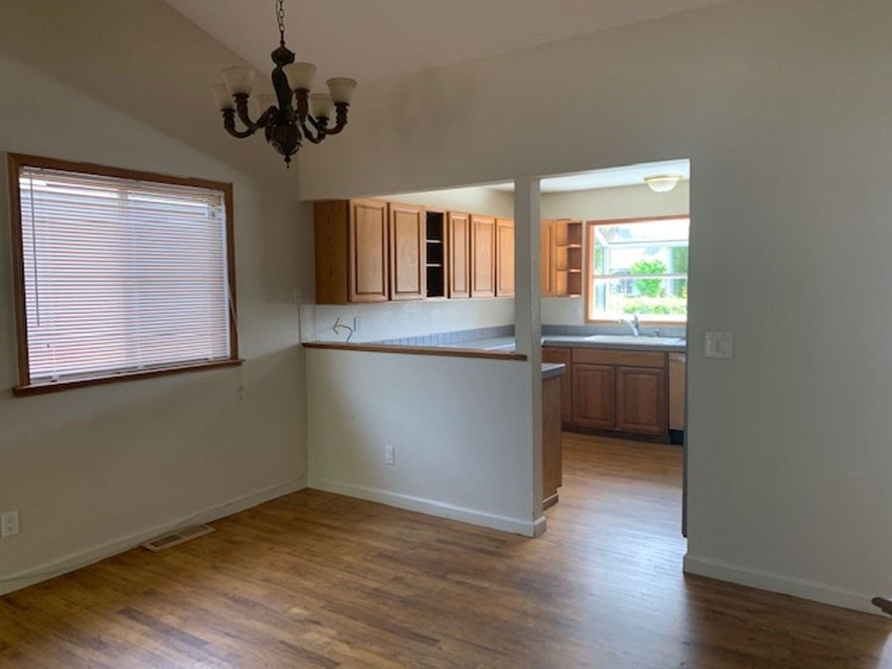 1124 Hailey Ct - Photo 6 of 14