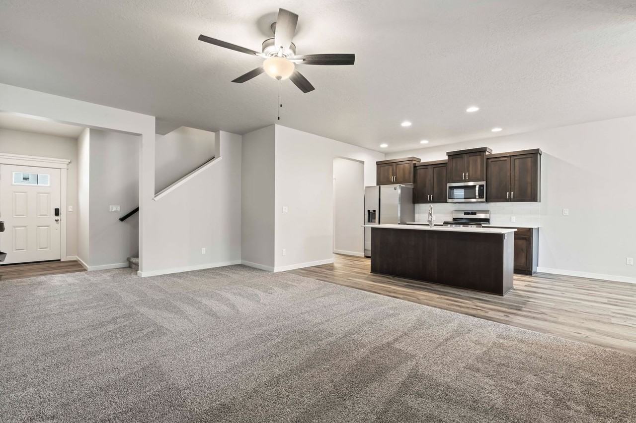 3090 N Lochness Ave - Photo 2 of 19