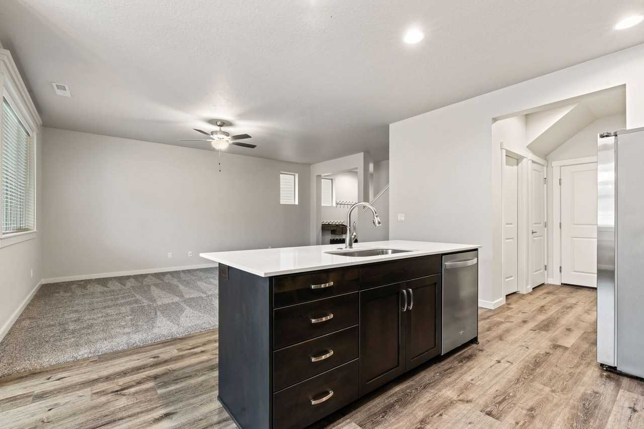 3090 N Lochness Ave - Photo 4 of 19