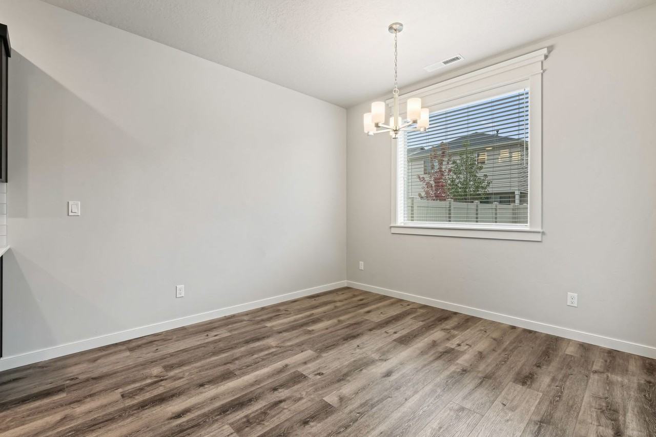 3090 N Lochness Ave - Photo 6 of 19