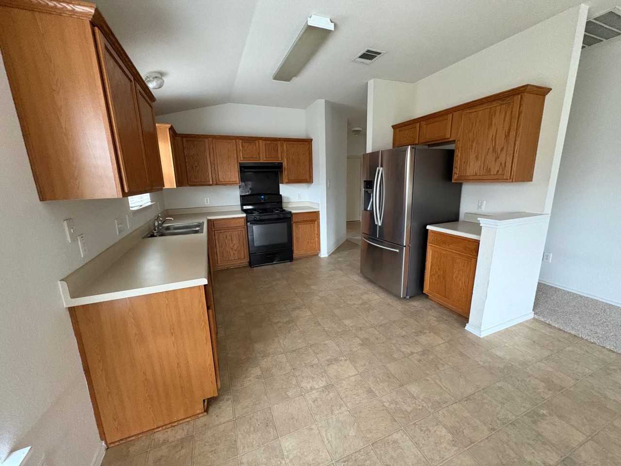 813 Middle Brook Dr - Photo 2 of 6