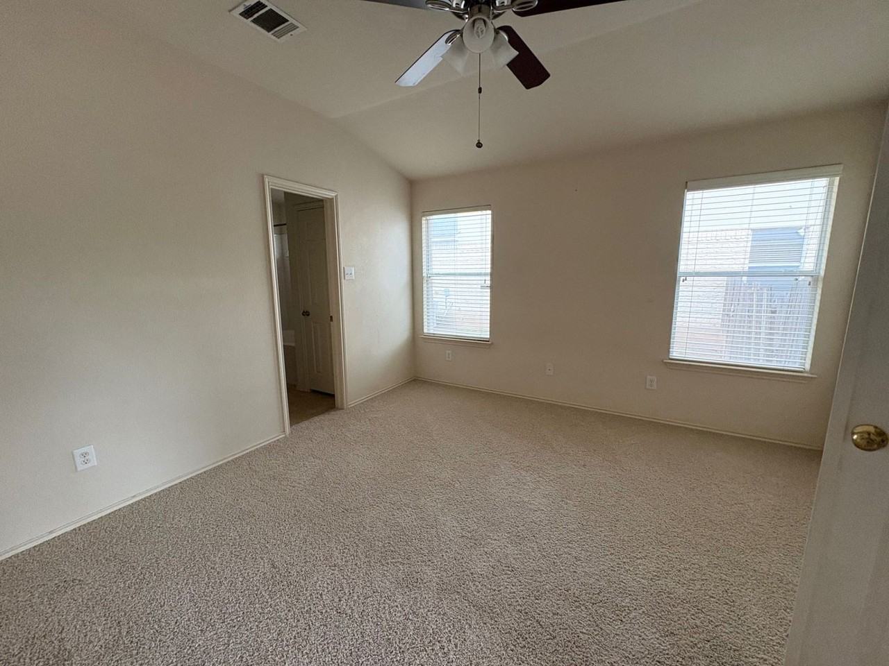 813 Middle Brook Dr - Photo 5 of 6