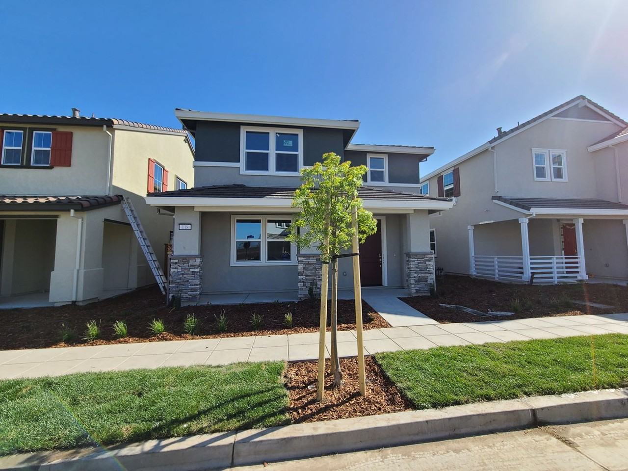 118 E Vince St - Photo 2 of 20