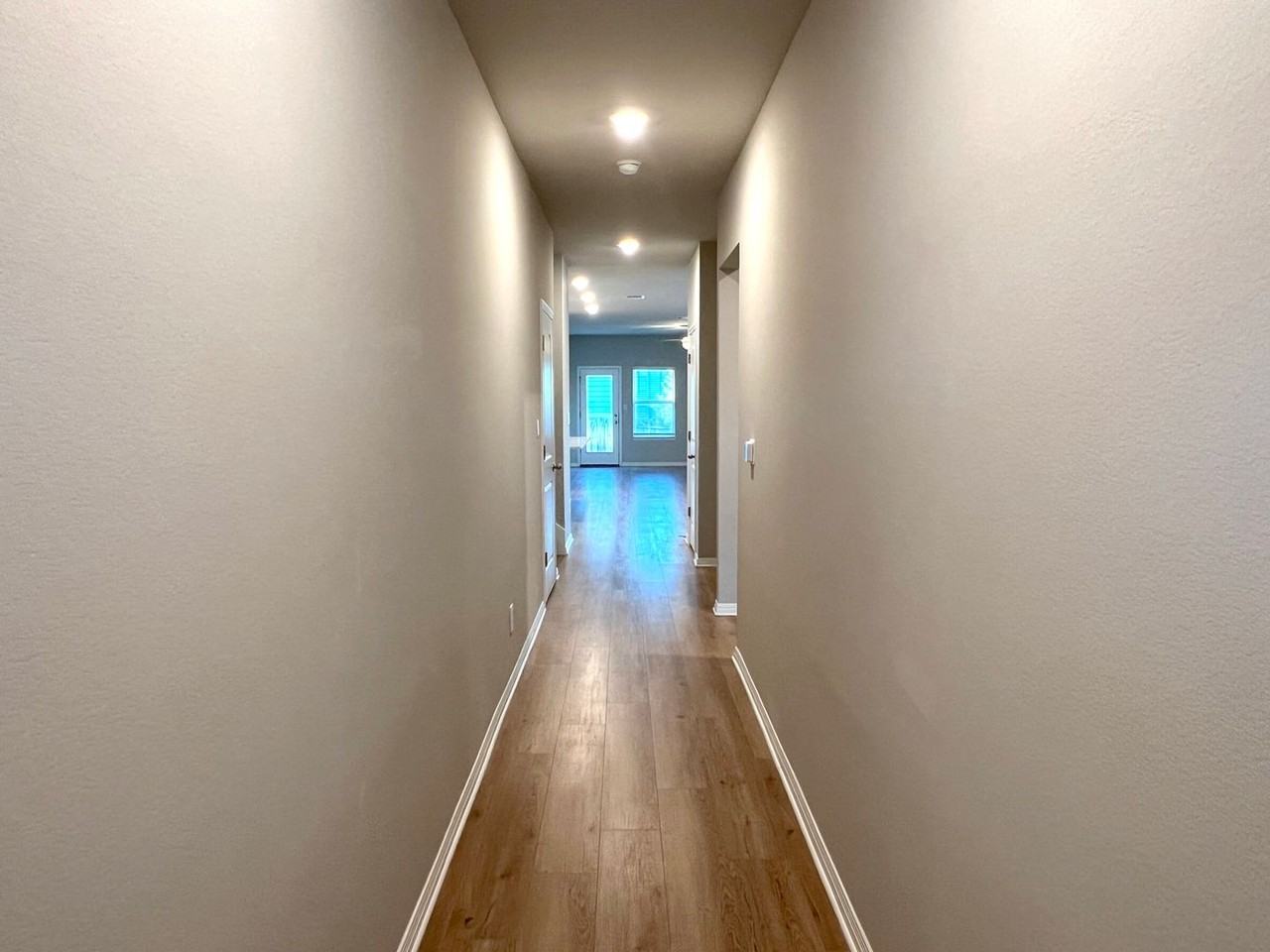 11405 Copperstone Ave - Photo 4 of 39