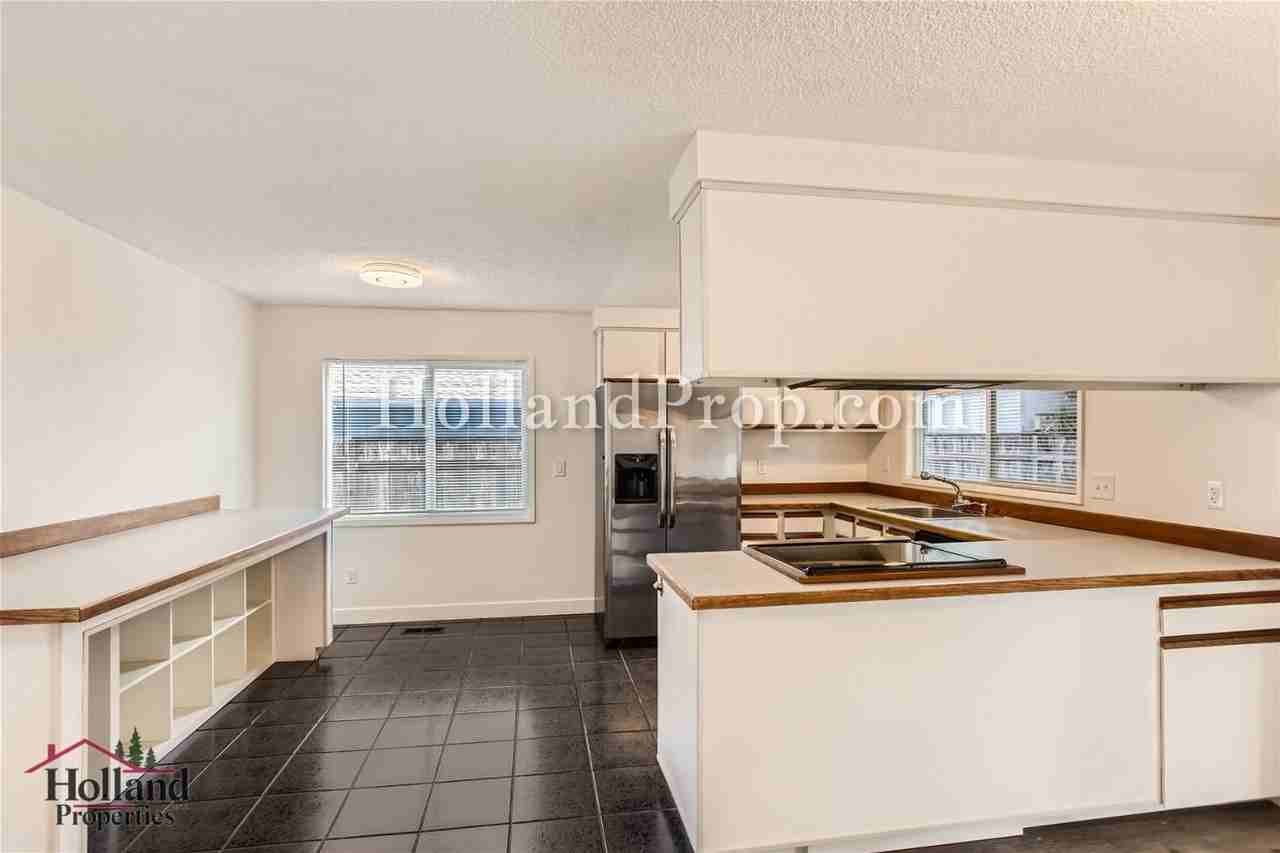 5322 Se Golden Rd - Photo 5 of 15