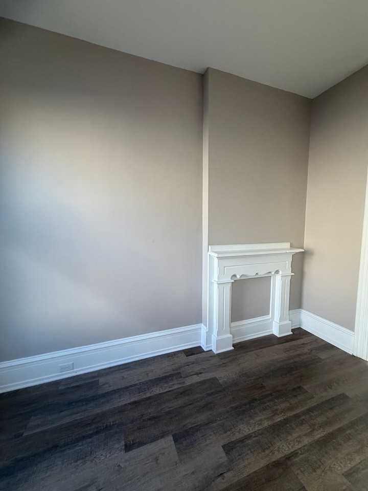 122 N 8th St - Photo 3 of 9