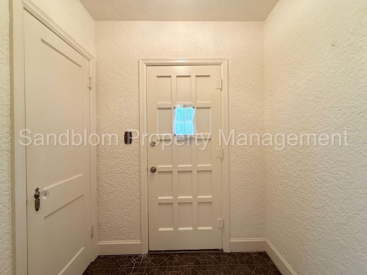 3503 E 13th St - Photo 2 of 17