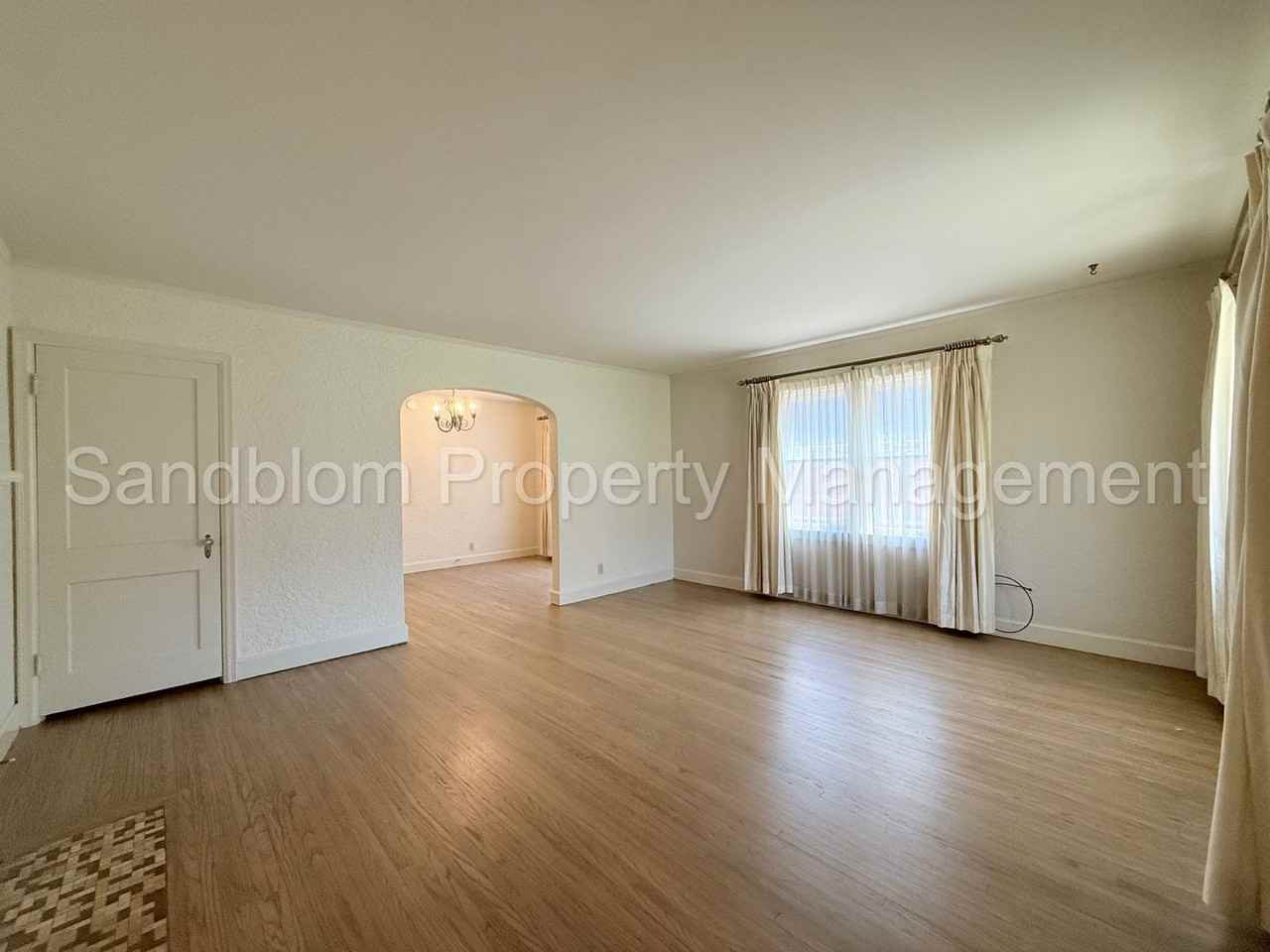 3503 E 13th St - Photo 3 of 17