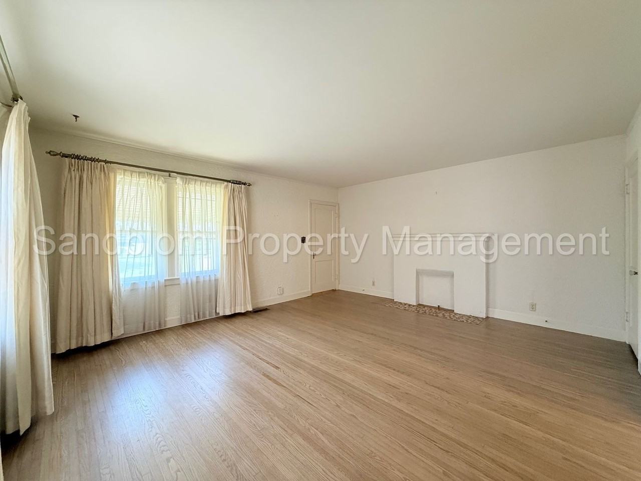 3503 E 13th St - Photo 5 of 17