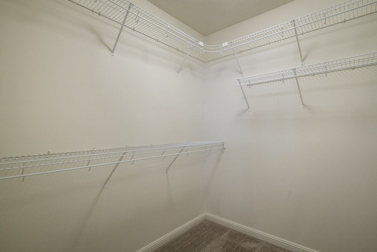 4920 Sw Slavin Rd - Photo 7 of 35