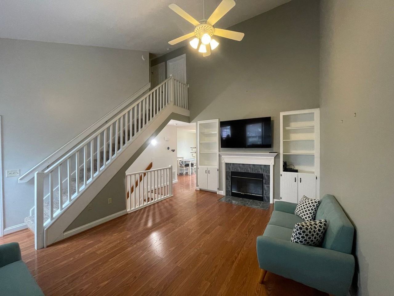 255 Silver Leaf Dr - Photo 2 of 5