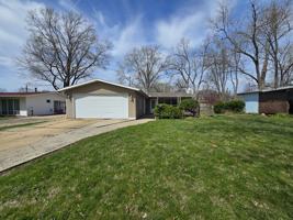 featured image of 1910 Golden Dr