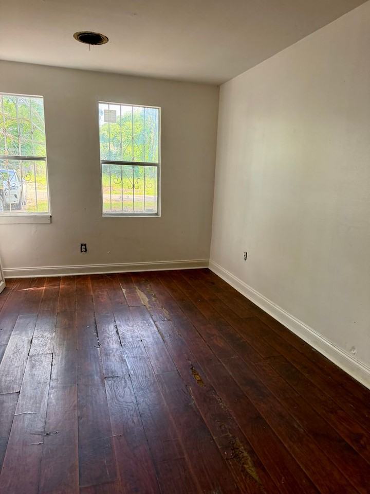 3108 Syphon St - Photo 2 of 7