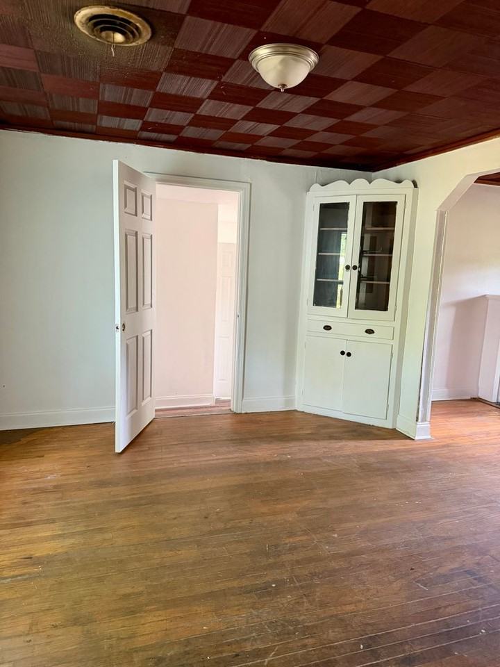 3108 Syphon St - Photo 3 of 7