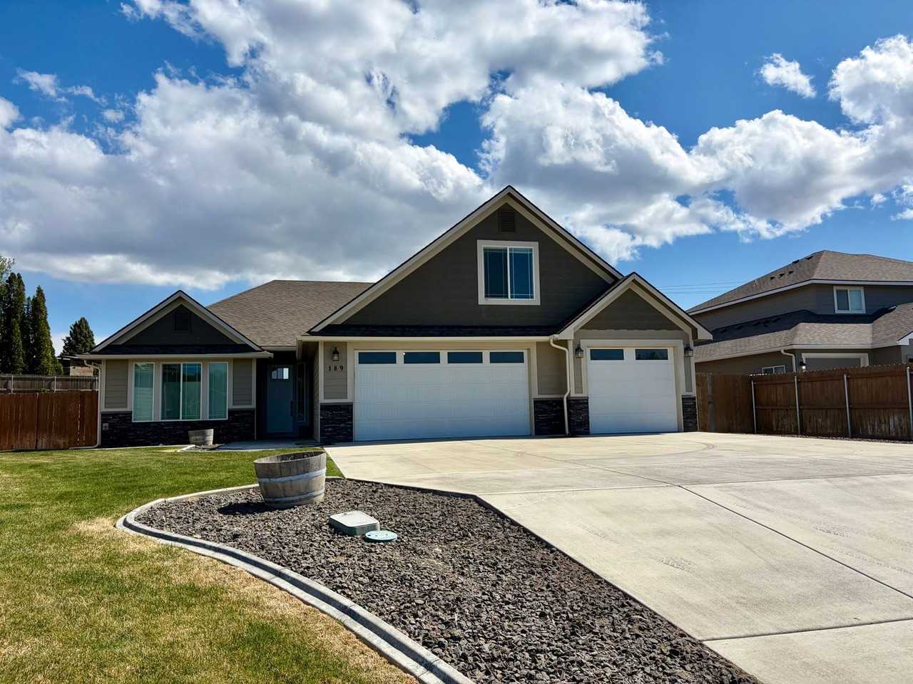 189 Mata Rd - Photo 2 of 33