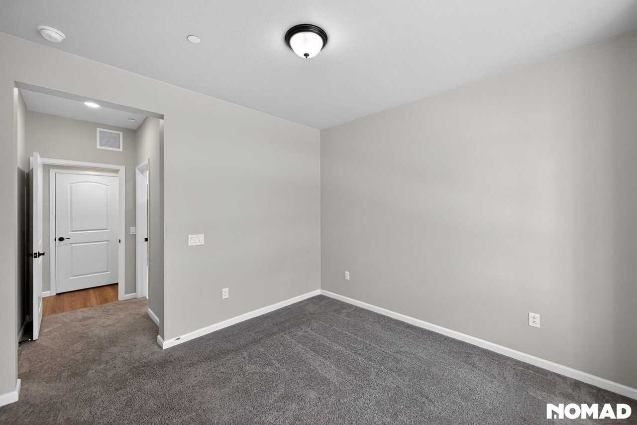 6153 N Ceylon St - Photo 6 of 27