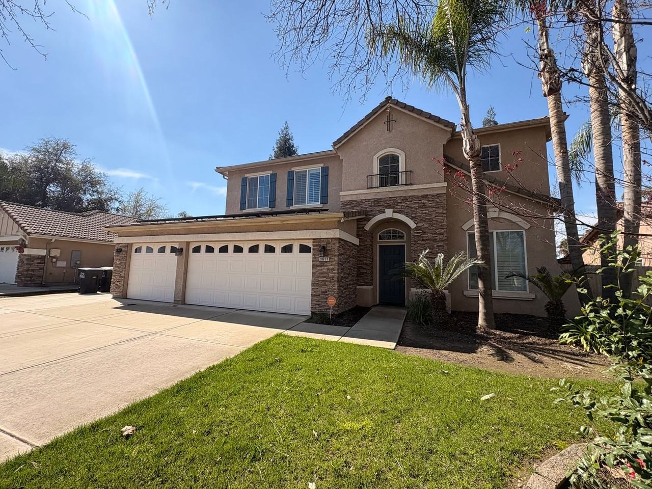 3611 N Carson St - Photo 2 of 5