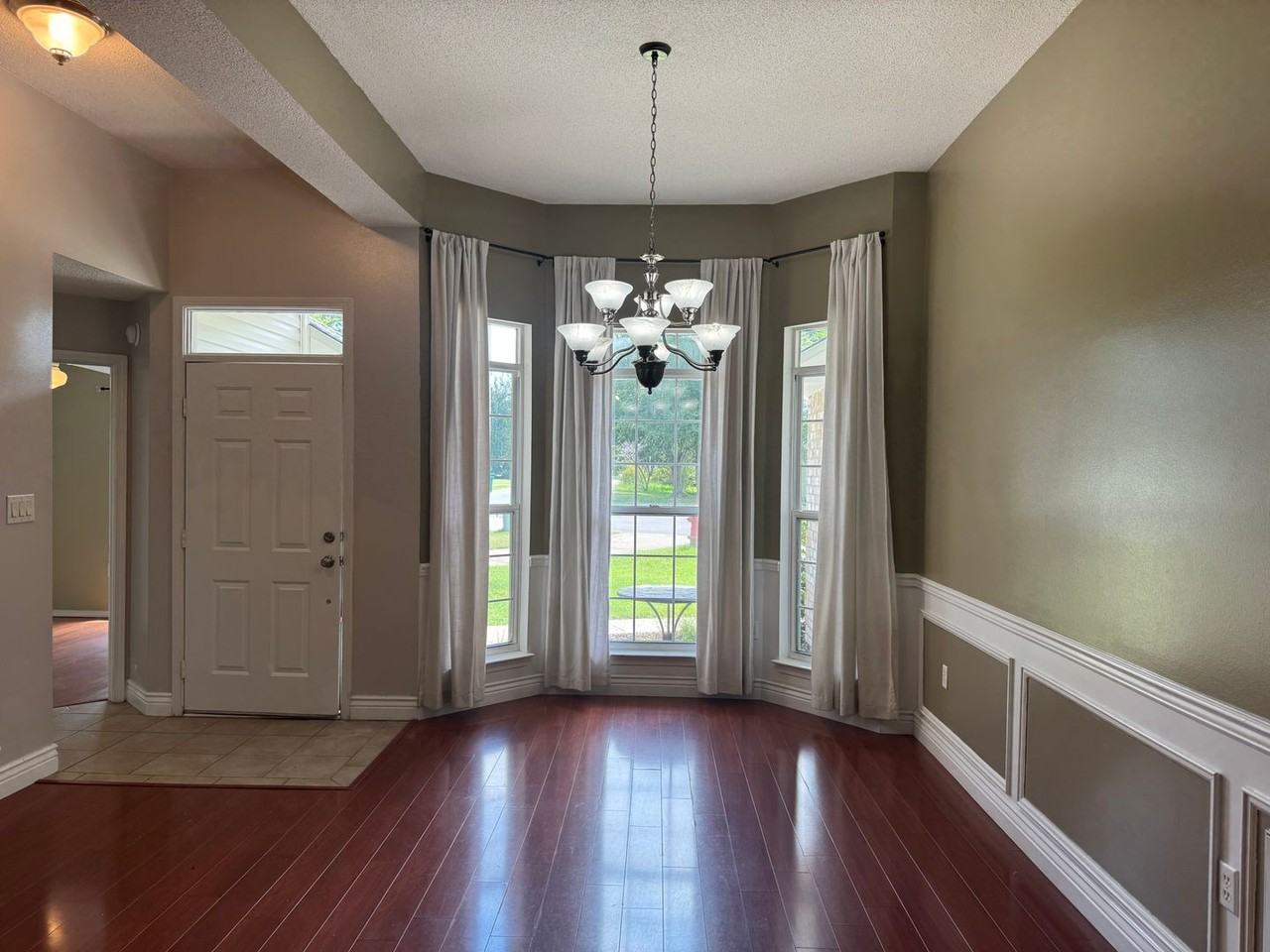 967 Claeven Cir - Photo 3 of 18