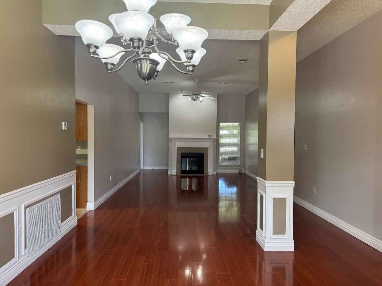 967 Claeven Cir - Photo 4 of 18