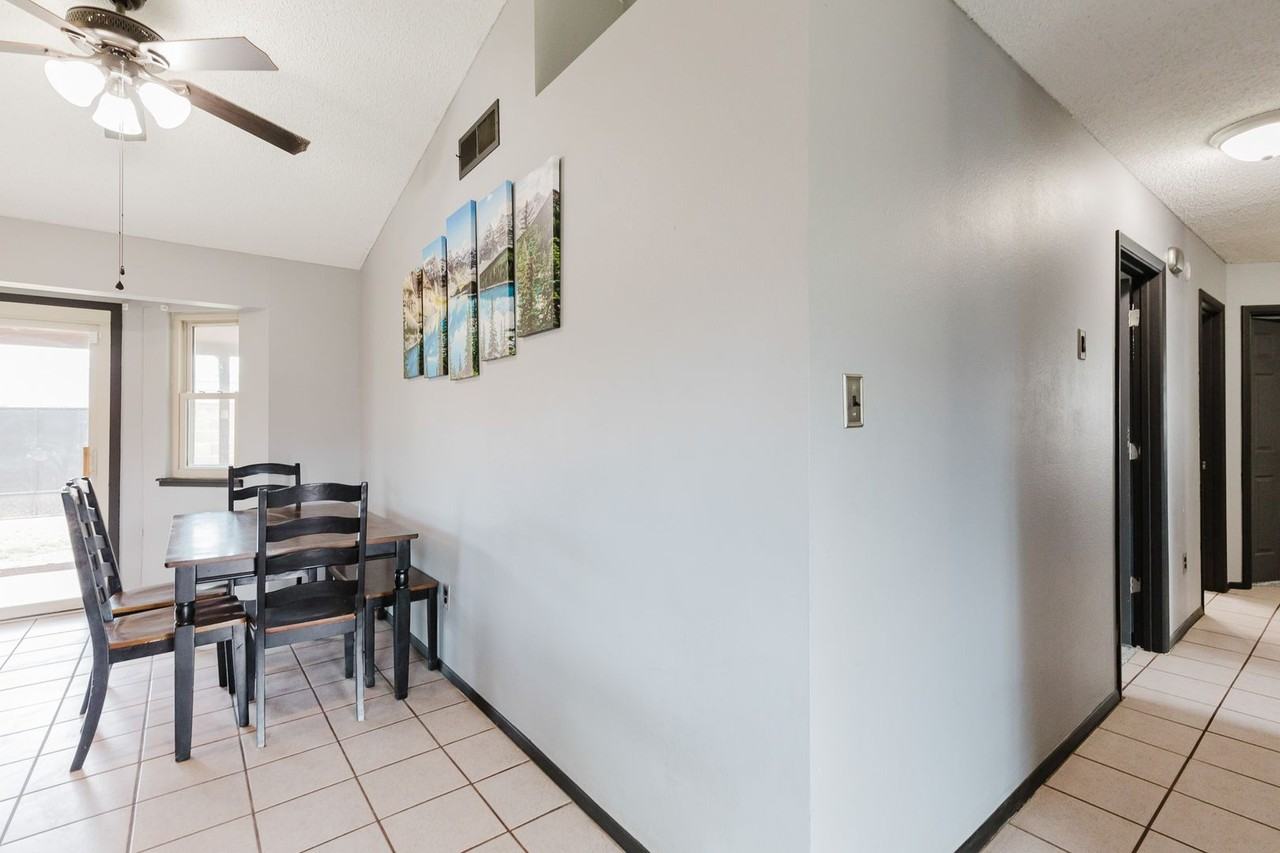 611 Mercury Ave - Photo 5 of 31