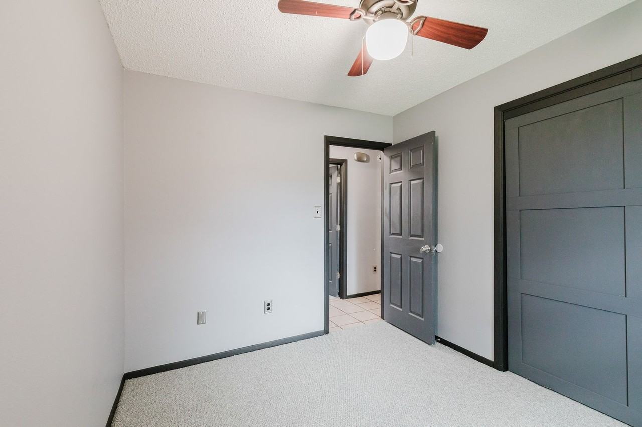 611 Mercury Ave - Photo 7 of 31