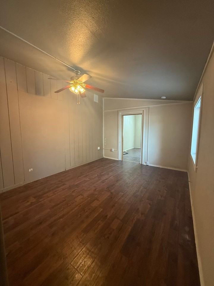 500 Baranof Ave - Photo 4 of 7