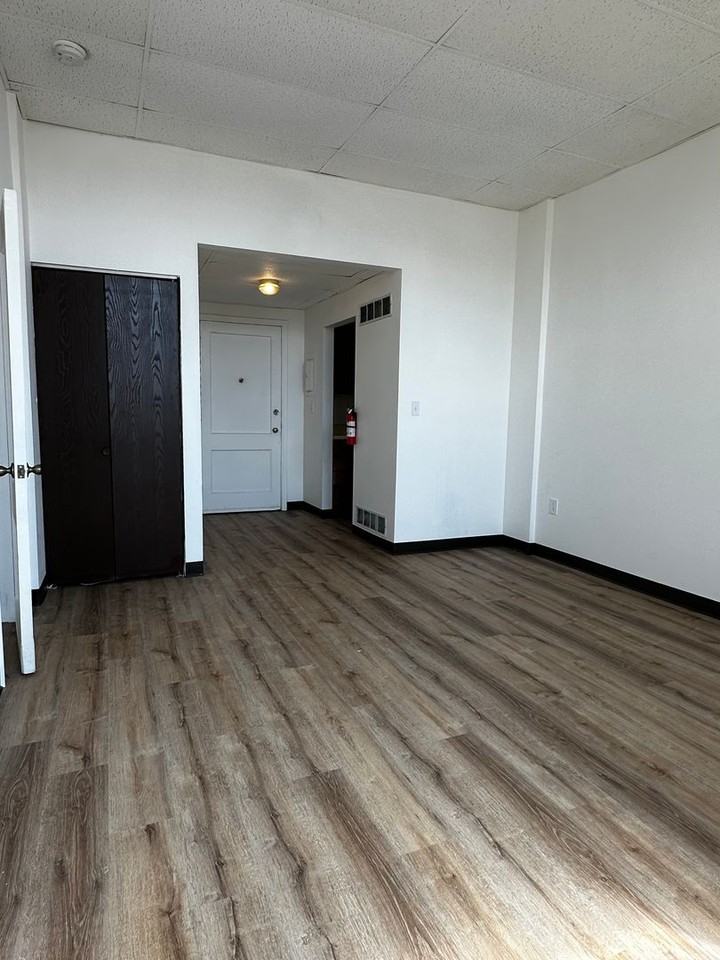 235 E Lincoln Hwy - Photo 5 of 6