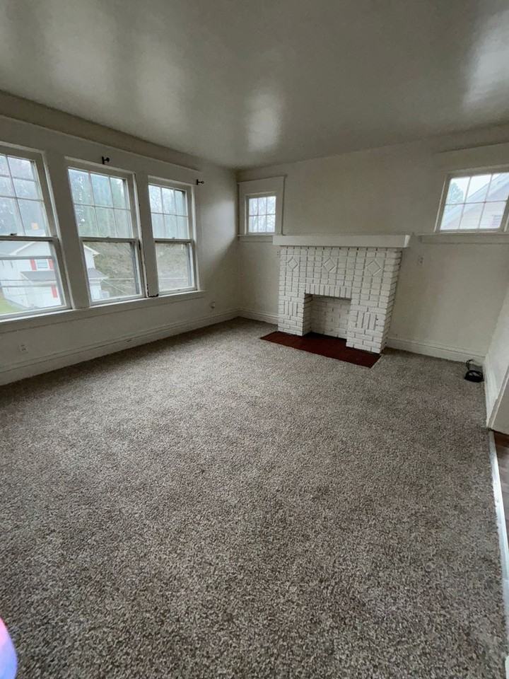 512 E Hillcrest Ave - Photo 3 of 7