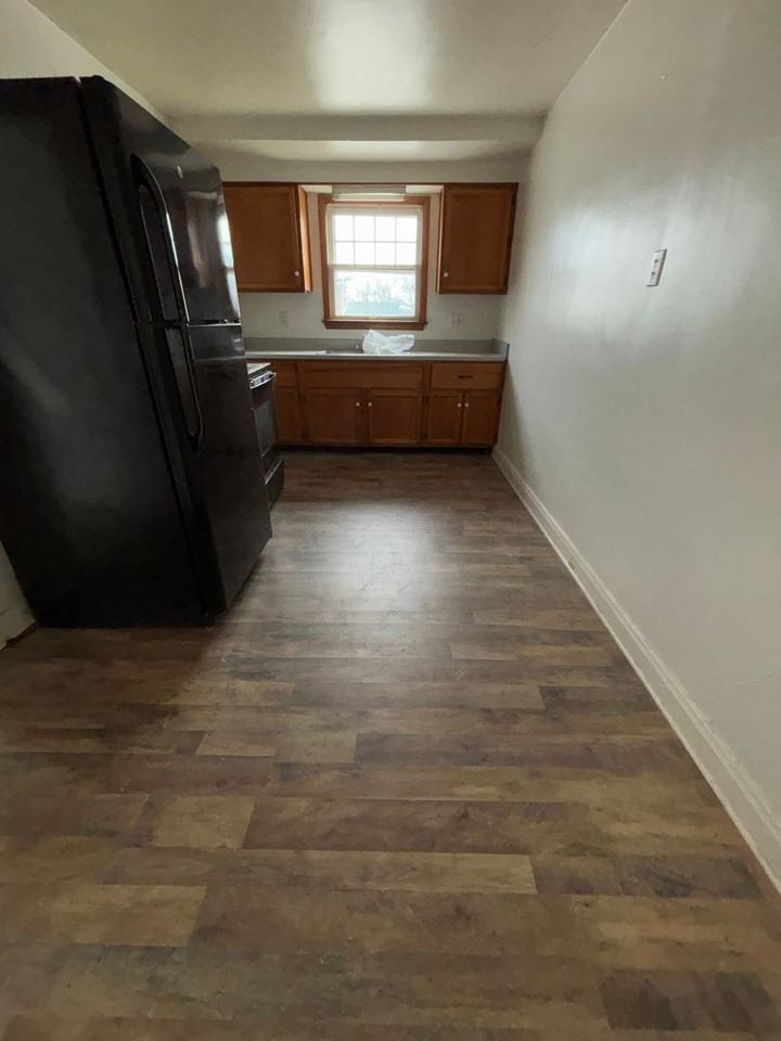 512 E Hillcrest Ave - Photo 6 of 7