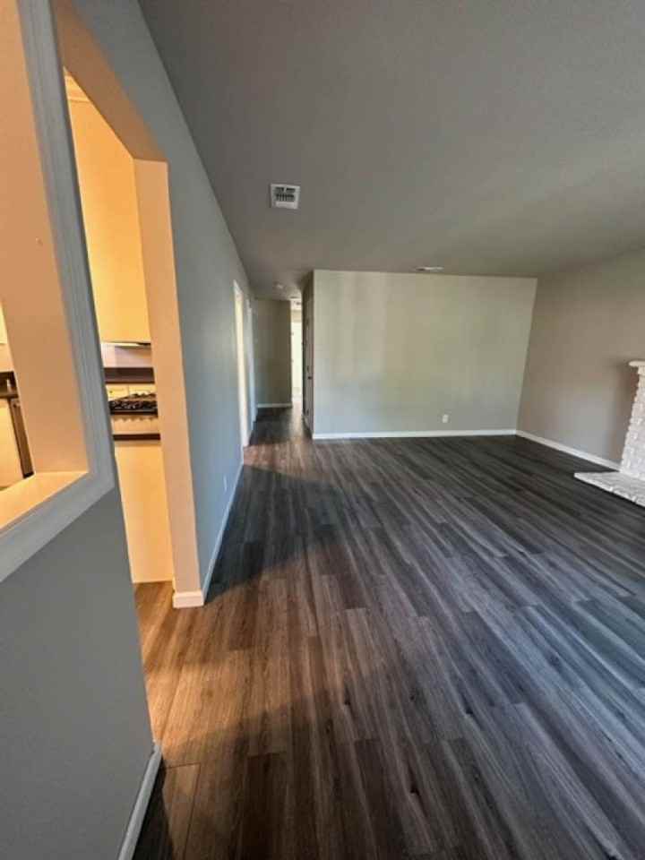 1640 68th Ave - Photo 4 of 24