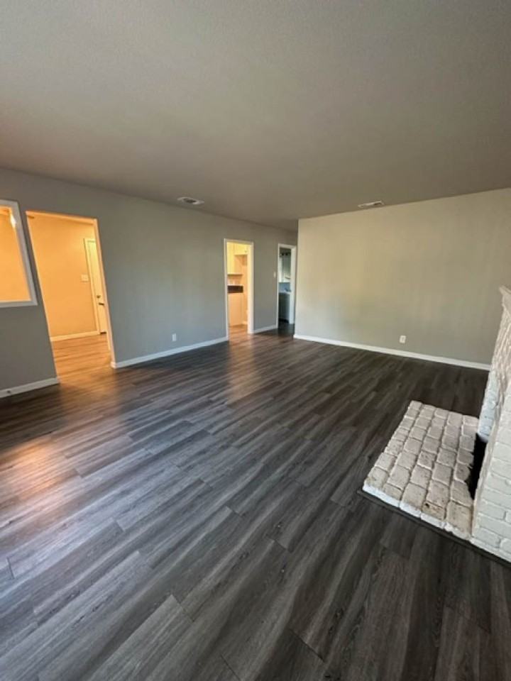 1640 68th Ave - Photo 5 of 24