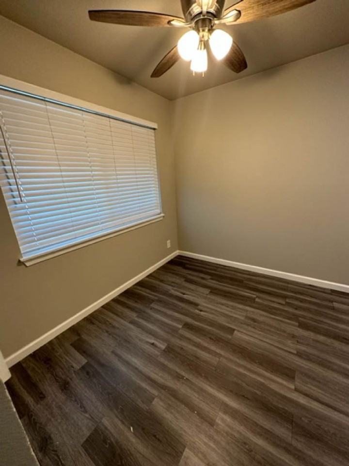 1640 68th Ave - Photo 7 of 24