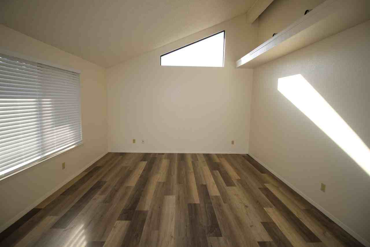 5110 W Kadota Ave - Photo 4 of 16