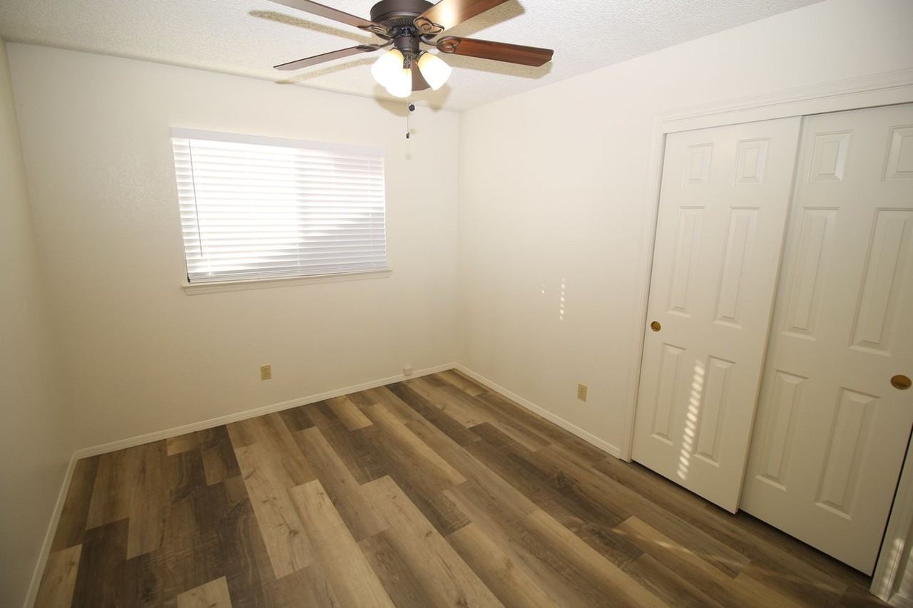 5110 W Kadota Ave - Photo 6 of 16