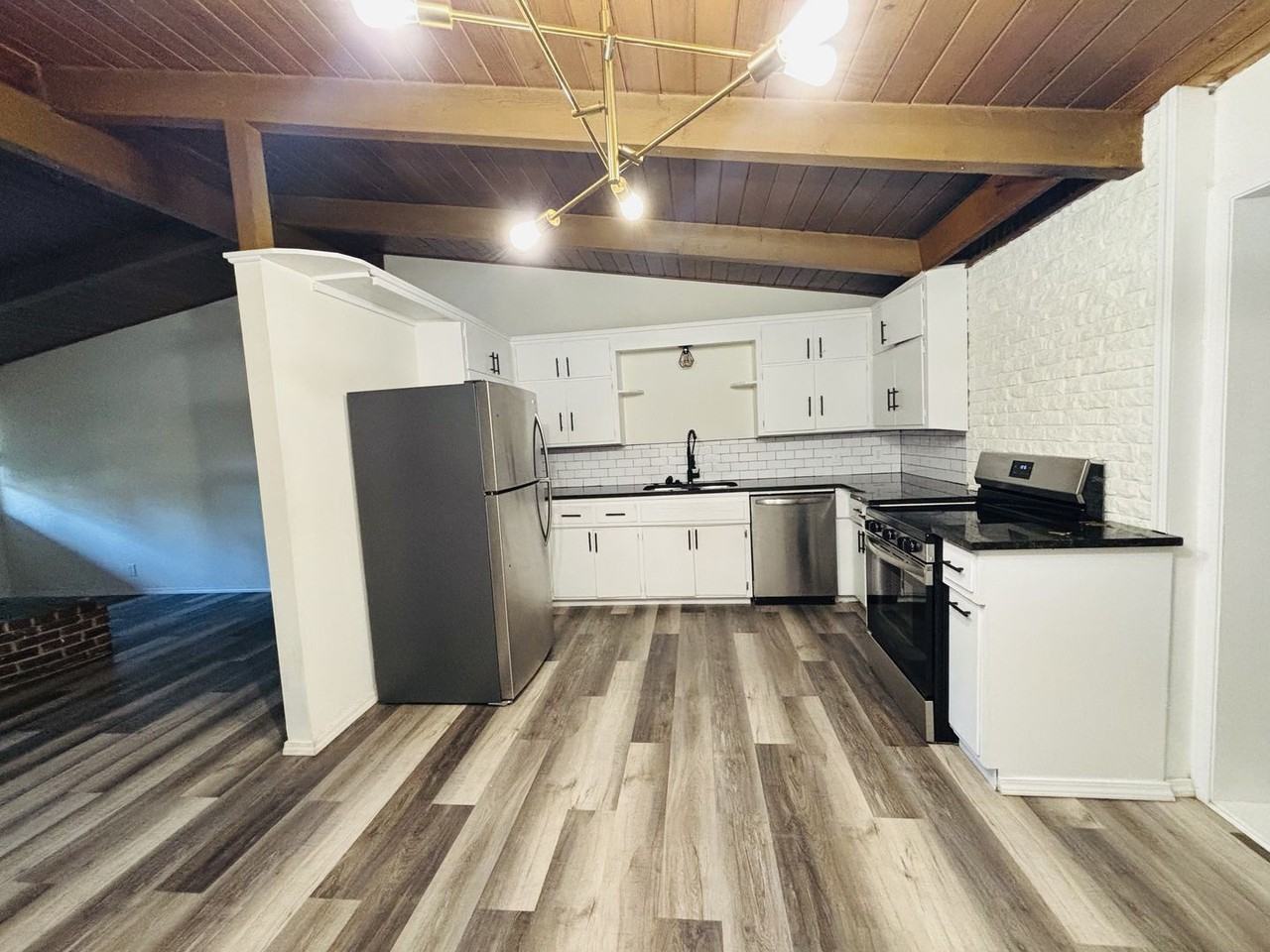 2141 S Erie St - Photo 2 of 10