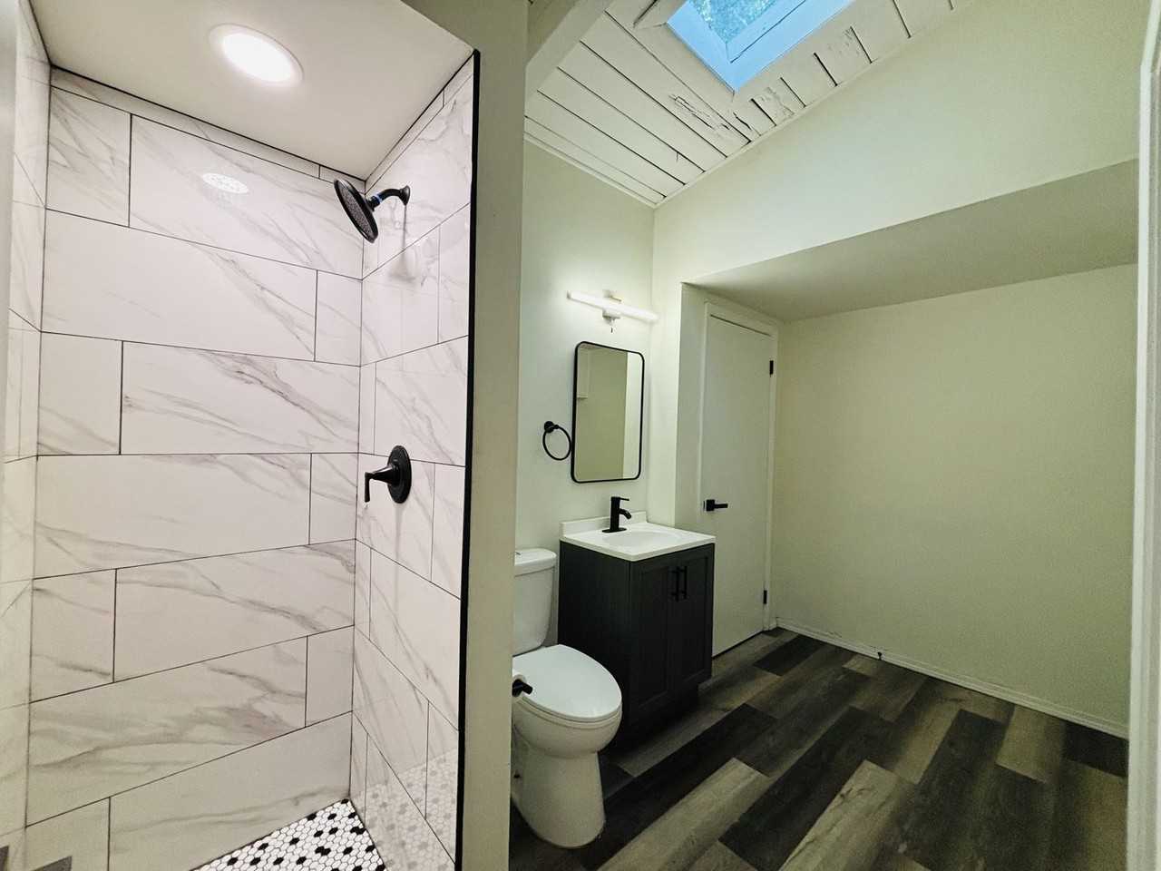 2141 S Erie St - Photo 5 of 10