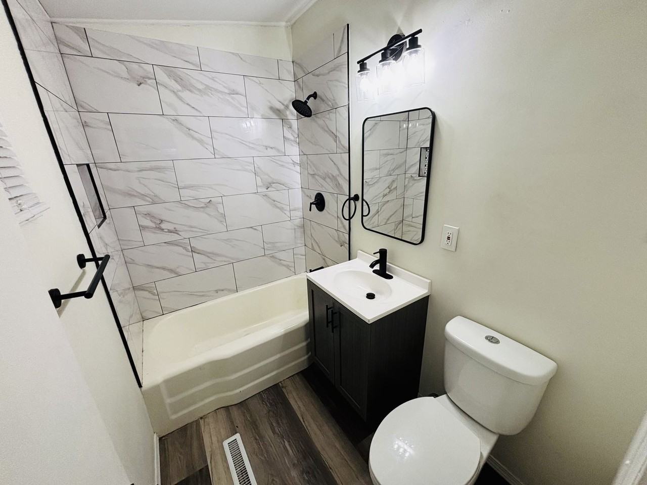 2141 S Erie St - Photo 6 of 10