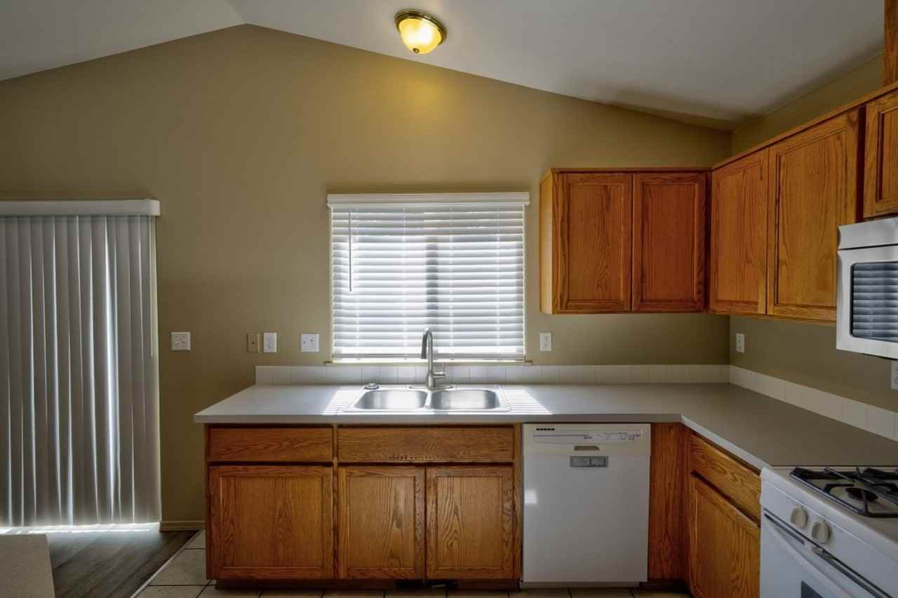 2639 Ne Brian Ray Ct - Photo 7 of 28