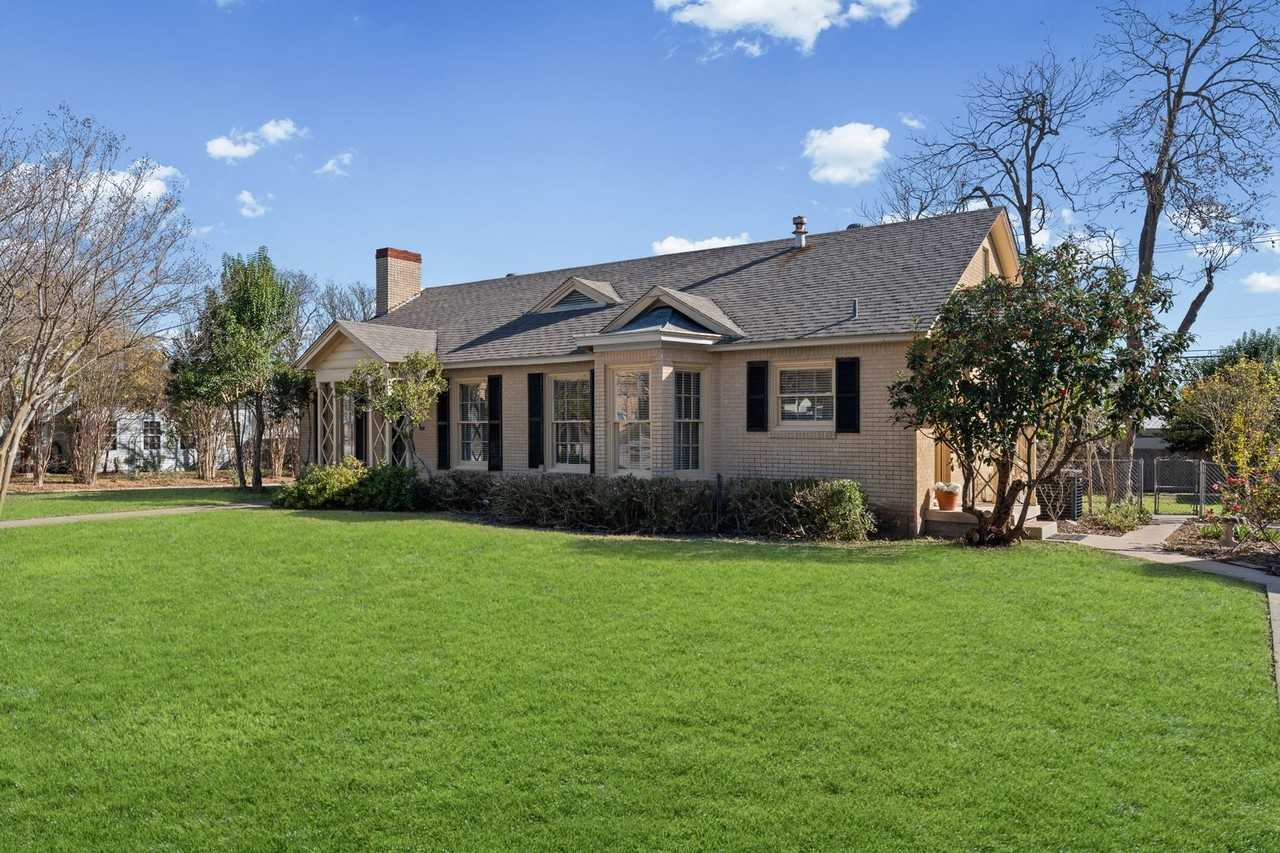 1919 N 7th St - Photo 2 of 36