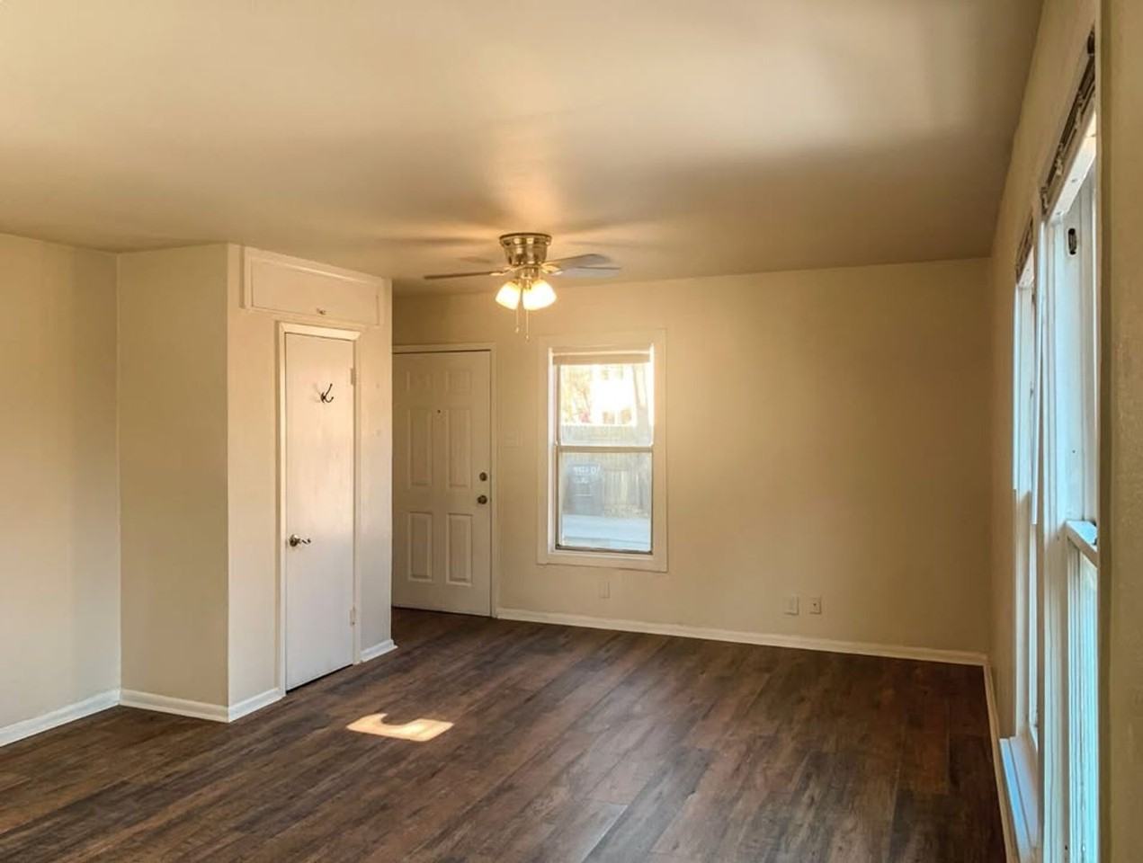 4926 Reiger Avenue - Photo 4 of 24